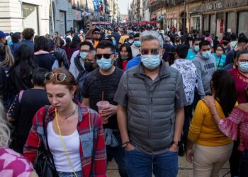 ¿Fin de la pandemia? Bajan 19% casos de COVID-19 en el mundo