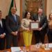 Otorga reconocimiento Gobierno de NLD al Mayor Pete Saenz