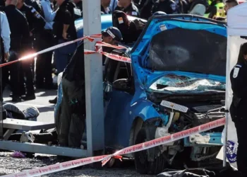 Terrible: atentado en una parada de autobús deja 2 muertos y 5 heridos