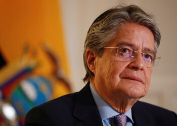 Presidente de Ecuador amenaza con disolver Asamblea Nacional
