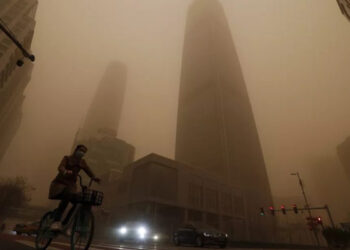 Tormenta de arena cubre varias zonas del norte de China