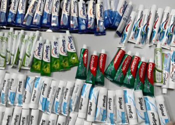 En Vietnam, detienen a 64 personas por introducir droga en tubos de pasta dental