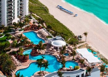 Turista pierde un dedo tras sufrir quemadura en resort de Trump