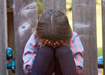 Terrible: niños de 6 años abusan de su compañerita de la escuela