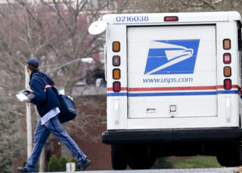 Cartero se negó a trabajar los domingos y demandó al Servicio Postal de EU