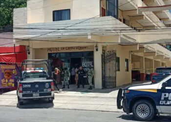 Hallan a dos hombres sin vida en hotel de Cancún