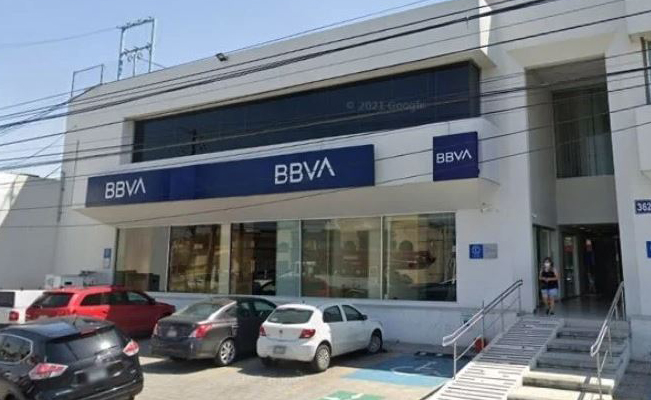 Hombre es despojado de 500 mil pesos que acababa de retirar de un banco en NL