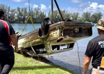 En Florida, investigan el hallazgo de más de 30 vehículos en el fondo de un lago