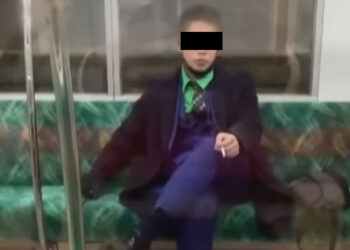 En Tokio, sentencian a 23 años a prisión a hombre que apuñaló a pasajeros en un tren