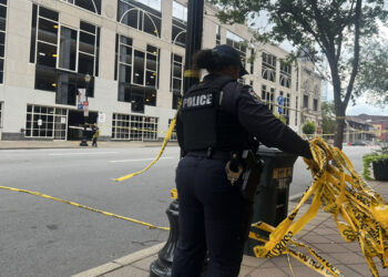 Un muerto y 5 heridos dejó tiroteo en restaurante de Kentucky