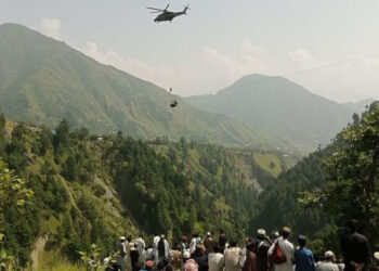 En Pakistán, arrestan al dueño de teleférico donde quedaron atrapadas 8 personas