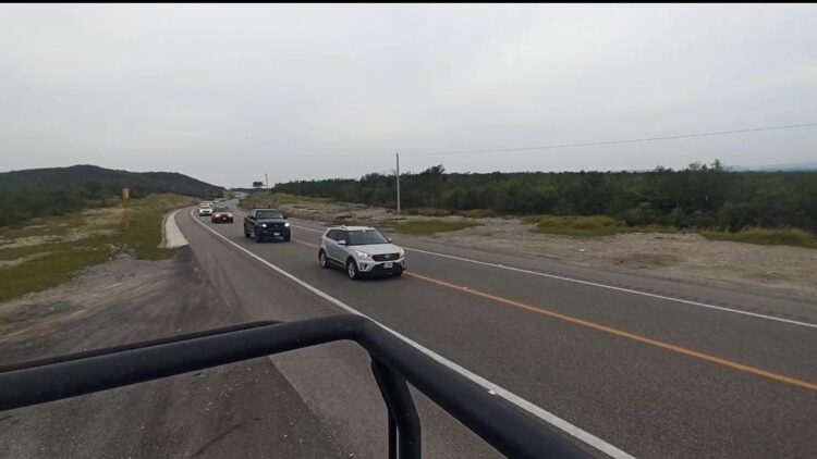Guardia Estatal brinda seguridad a caravana de paisanos