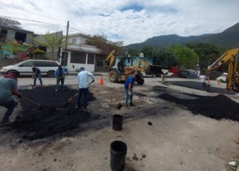 Amplía Municipio programa de bacheo a más colonias