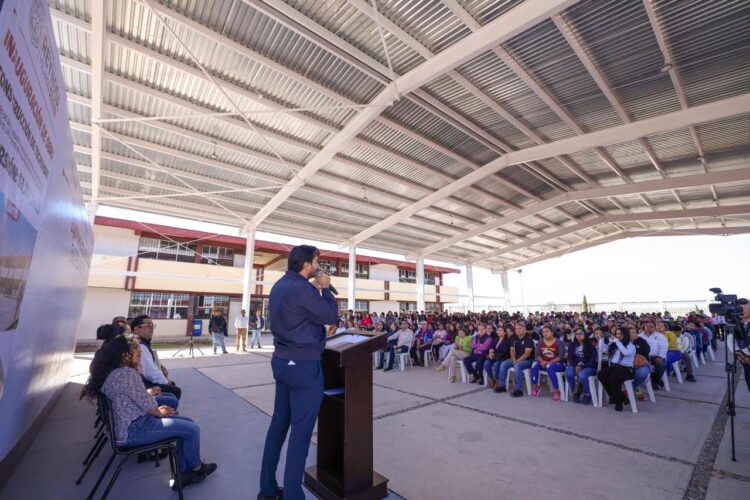 Entregó Carlos Peña Ortiz Equipamiento de Escuelas en el CBTIS 276 de Reynosa