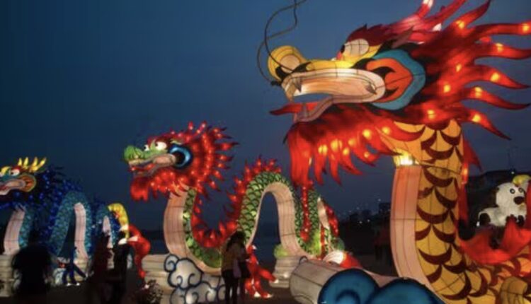 «El Dragón despierta: Año Nuevo Chino 2024 celebra la majestuosidad mitológica»