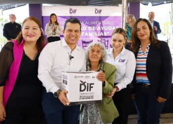 Entrega DIF Victoria apoyos alimentarios y aparatos funcionales