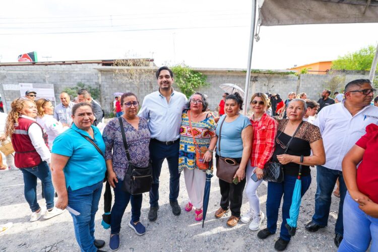 Dio Alcalde Carlos Peña Ortiz banderazo a pavimentación hidráulica por más de 5.9 MDP