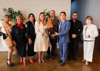 Recibió Maki Ortiz «Premio Laurier de la Paz 2024-2025»