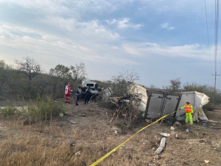 Accidente en carretera Federal 81 deja daños materiales y una persona fallecida