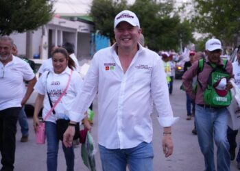 Legislaré para mejorar la calidad de vida y el entorno social de las familias neolaredenses: Carlos Canturosas