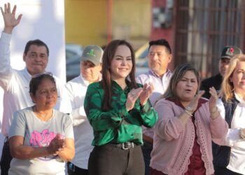 Carmen Lilia Canturosas sube en las encuestas tras su registro ante el IETAM