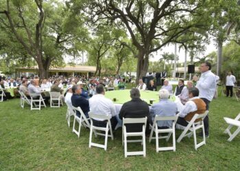 Suma “Geño” voluntades a su proyecto rumbo al Senado