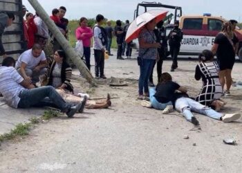 Conductor bajo los efectos del alcohol impacta a peatones en Fraccionamiento San Valentín