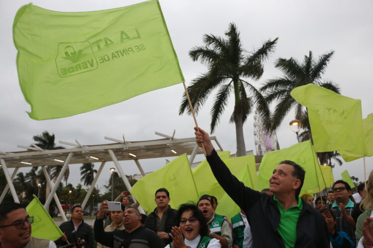 En su primer día de campaña Eugenio Hernández visita 3 municipios
