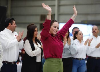 Es Carmen Lilia Canturosas Villarreal número uno en las encuestas