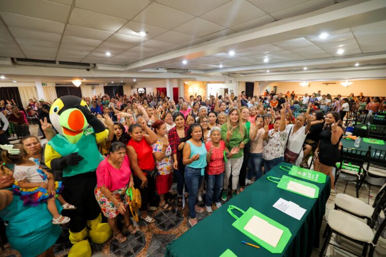 Acompañan más de 400 mujeres del Sur a Maki Ortiz hacia el Senado