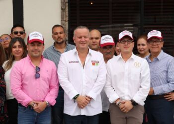 Refrenda Carlos Canturosas compromiso con el progreso y bienestar de familias neolaredenses