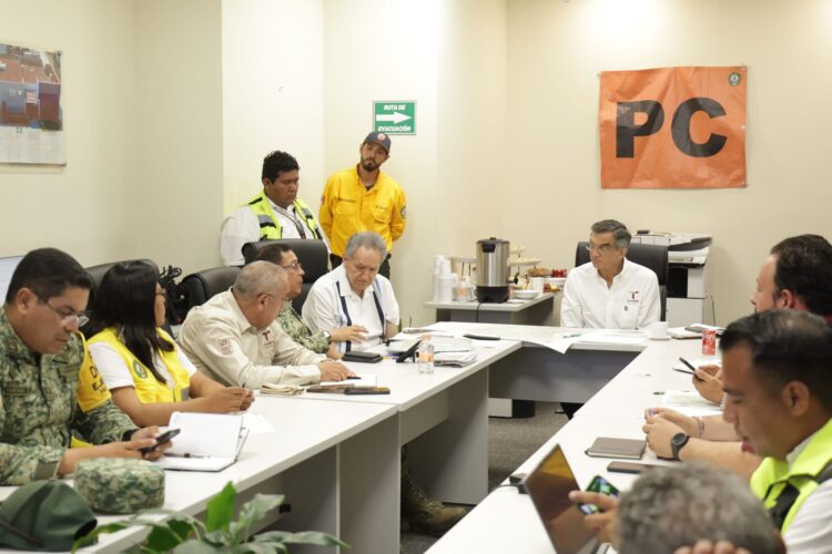 Avanza control de incendio en Cañón del Novillo; reconoce gobernador Américo Villarreal labor de brigadistas