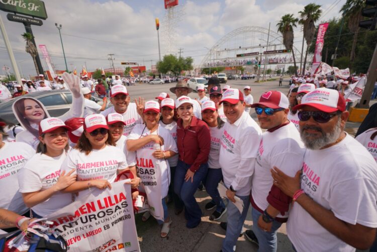 Respaldan más de mil 500 ciudadanos a candidata Carmen Lilia Canturosas Villarreal en mega pegoteo