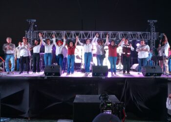 Carmen Lilia Canturosas cierra campaña en el Distrito I en Nuevo Laredo