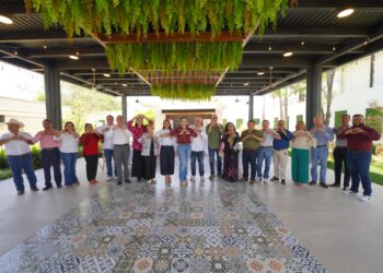 En Nuevo Laredo: Priistas le dan la espalda al PAN y se suman a proyecto de Carmen Lilia Canturosas Villarreal