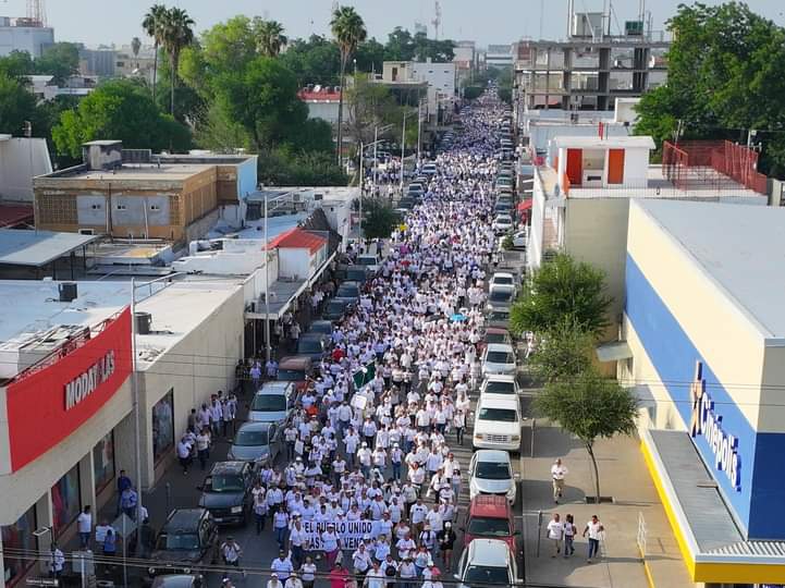 Marchan por la democracia en Nuevo Laredo