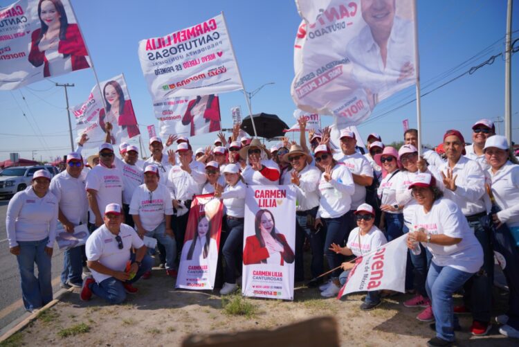 Respaldan miles de ciudadanos a Carmen Lilia Canturosas Villarreal en mega pegoteo en Nuevo Laredo