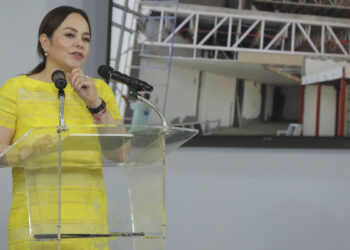 La alcaldesa Carmen Lilia Canturosas Villarreal
