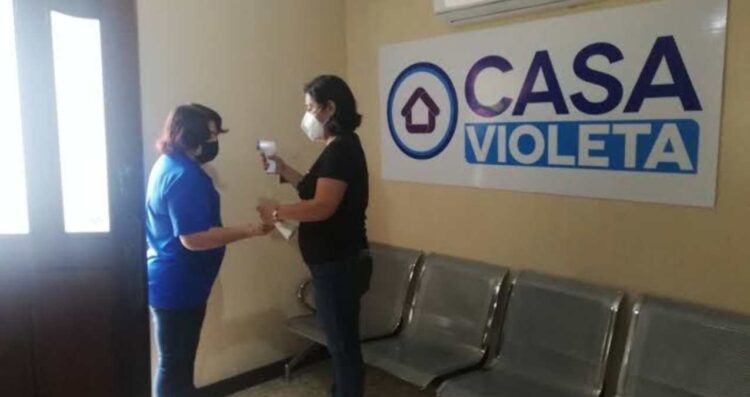 casa violeta