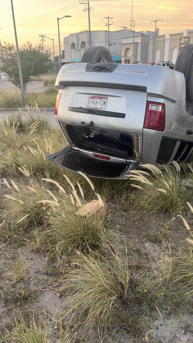 Aparatoso accidente en Reynosa: Ebrios vuelcan camioneta