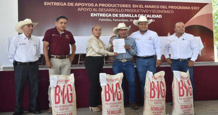 Reciben productores de Palmillas, Tamaulipas semilla de maíz
