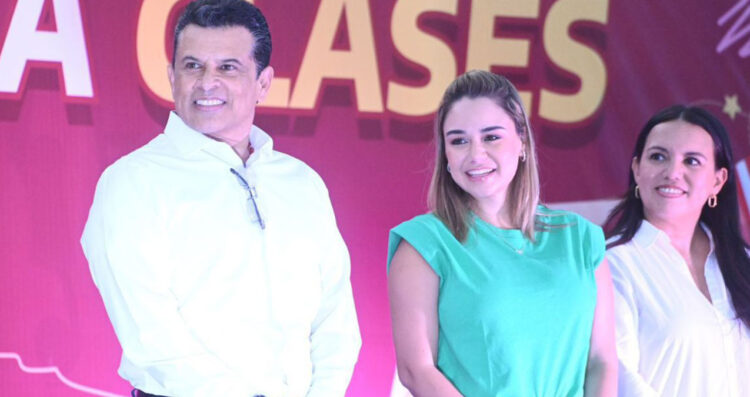 Celebran Día de la Juventud y Feria de Regreso a Clases en Libre 17 Te Quiero Más