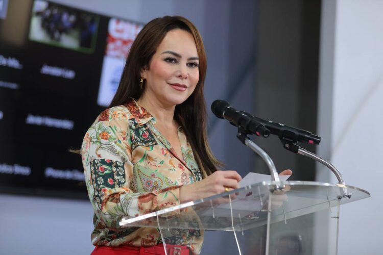 Entregará Gobierno Municipal de Carmen Lilia Canturosas mochilas, uniformes y útiles escolares