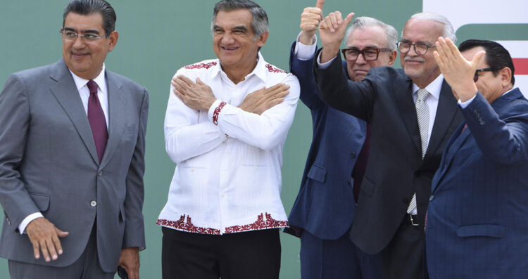 Asiste Américo Villarreal al sexto informe de gobierno del presidente López Obrador