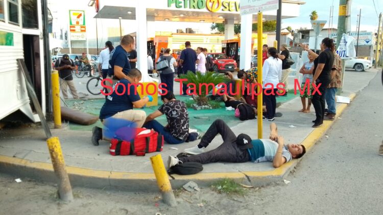 En Reynosa; 15 heridos tras choque de camión de la Juarez 3