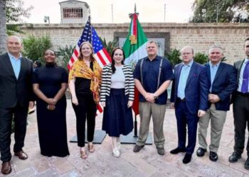 Carmen Lilia Canturosas da bienvenida a nuevos Oficiales de Consulado de Estados Unidos