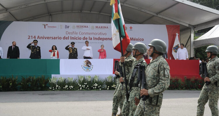 Presidió Américo Villarreal desfile cívico-militar por el 214 Aniversario del inicio de la Independencia