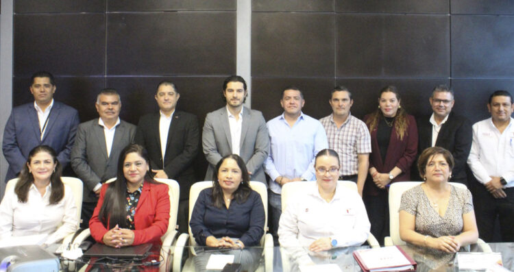 Rinde protesta Gerardo Illoldi como presidente de la Junta de Gobierno del CCLT