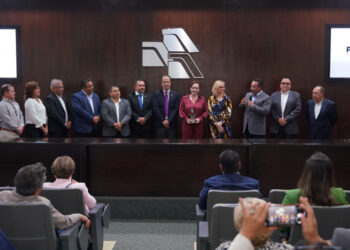 Presenta Alcaldesa Carmen Lilia Canturosas Prontuario Socioeconómico Binacional 2024 ante Fuerzas Vivas de Nuevo Laredo