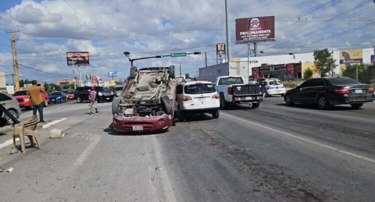 Accidente en Reynosa: Conductores eufóricos vuelcan y huyen tras choque